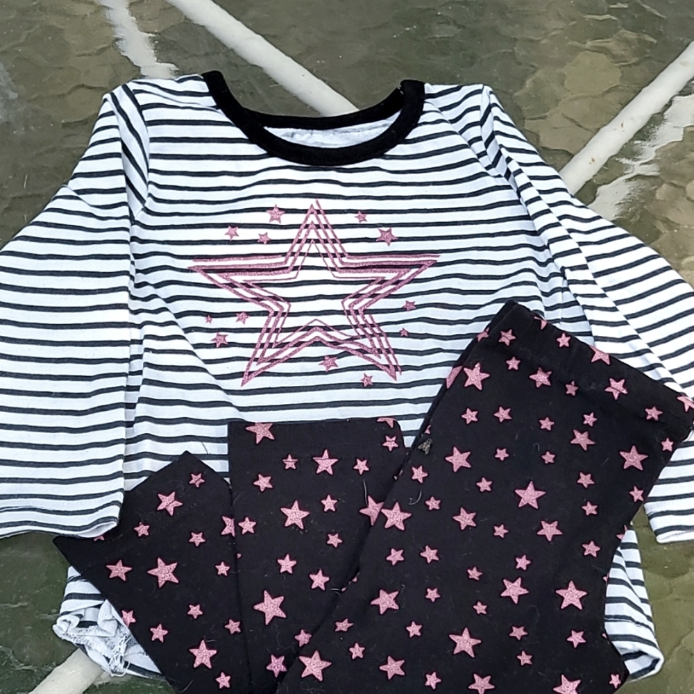 Swiggles 24m black and white striped outfit